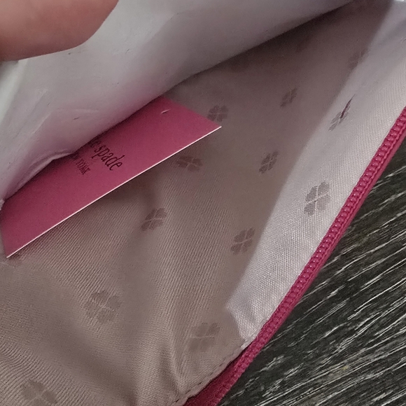 *New* Kate Spade Wristlet - Picture 4 of 5